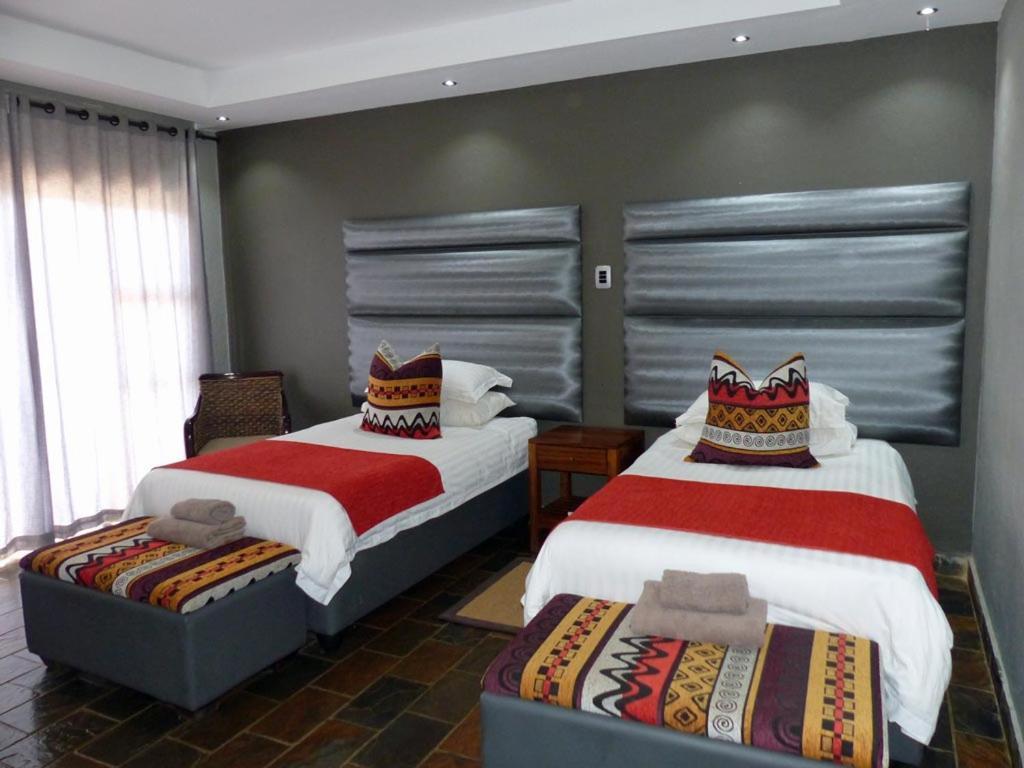Opuwo Country Lodge Exterior foto
