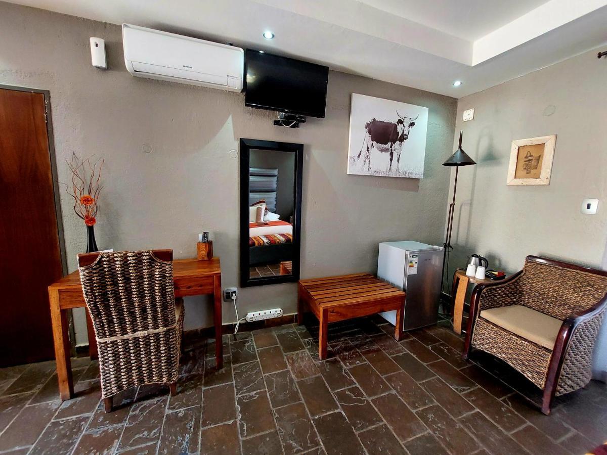 Opuwo Country Lodge Exterior foto