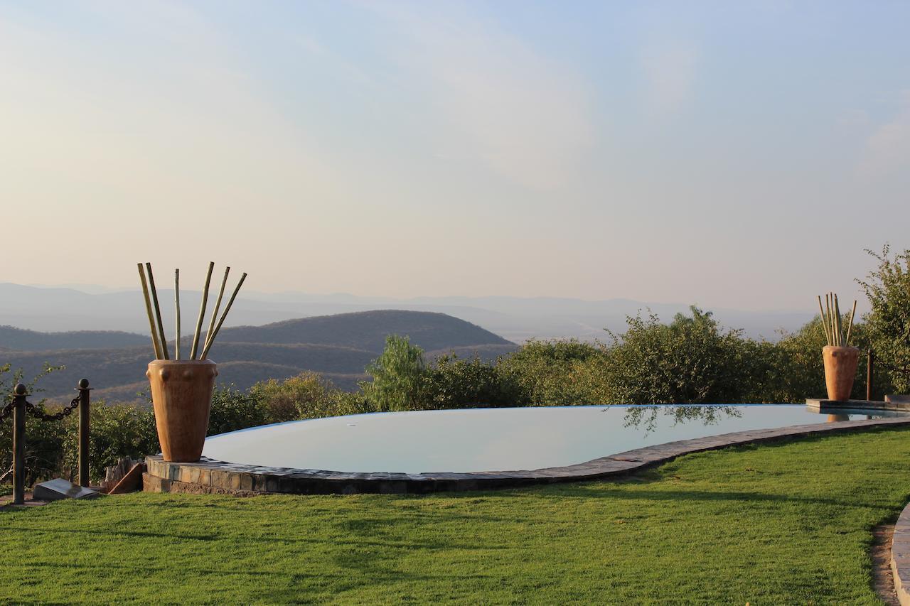 Opuwo Country Lodge Exterior foto